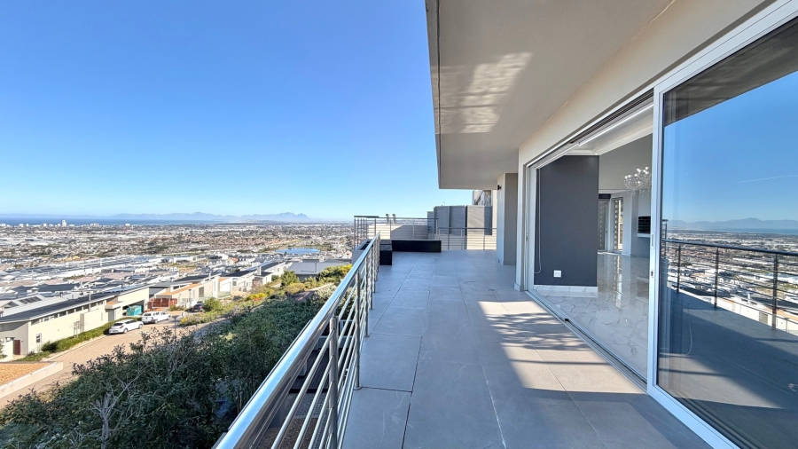 5 Bedroom Property for Sale in Dennegeur Western Cape